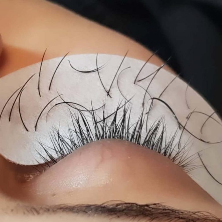 Removing Eyelash Extensions When and How to Do That?