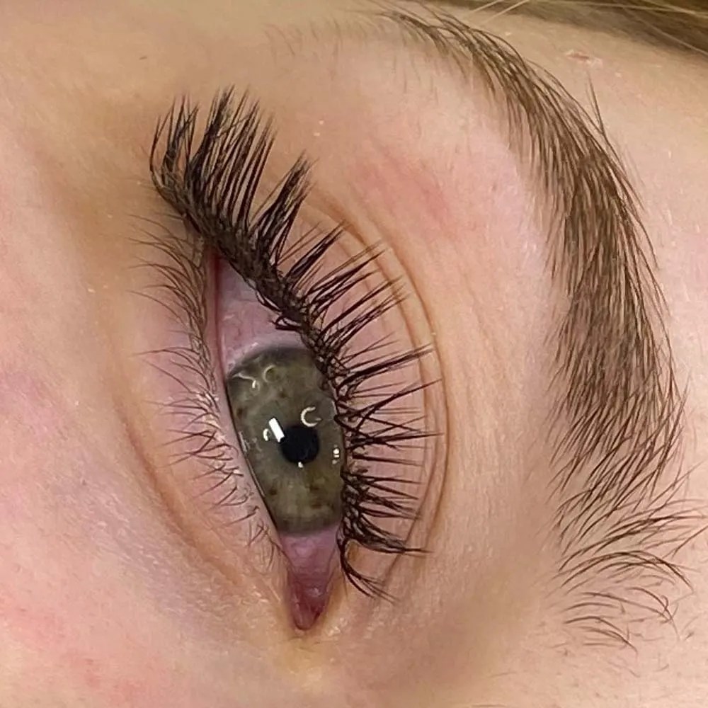 Red Eyes After Lash Extensions Should I Be Worried?