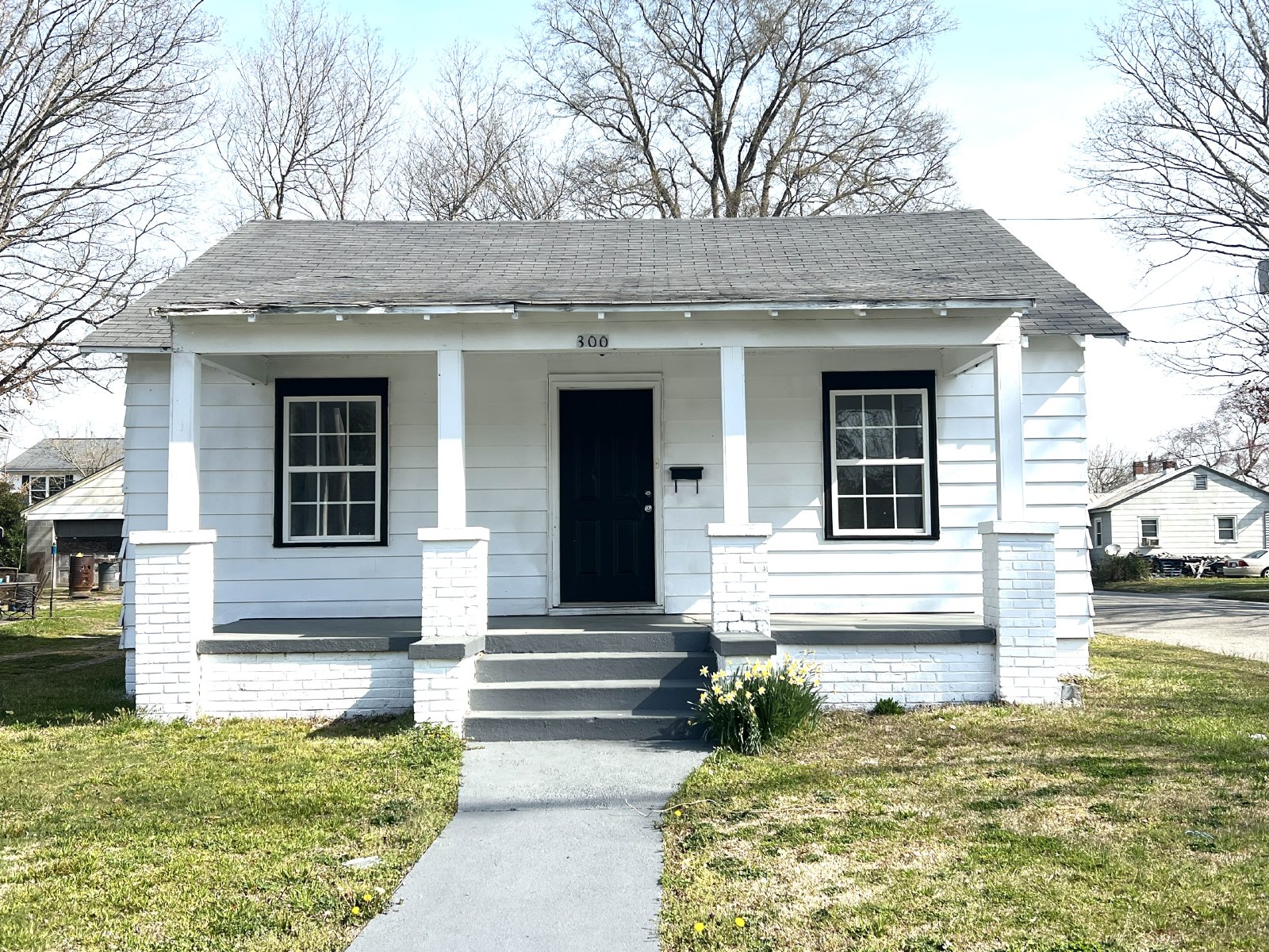 300 West End Blvd Emporia, VA 23847 Pointe Realty Group