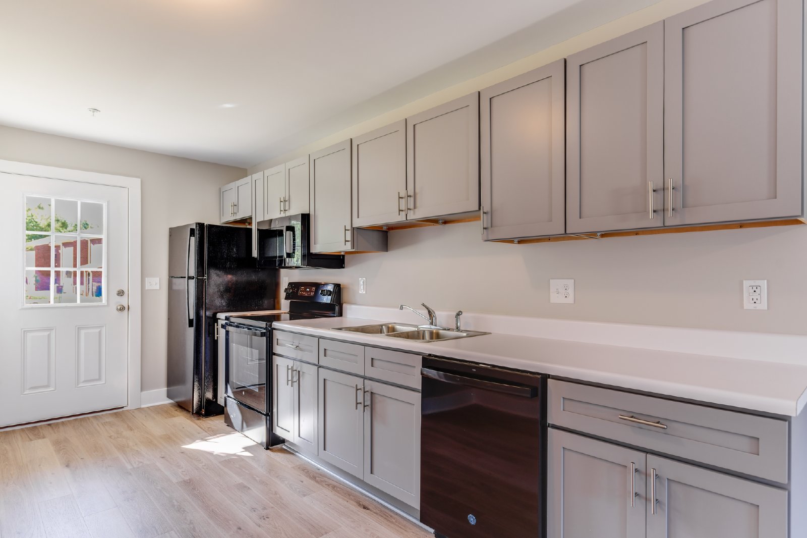 132 Brookside Lane Apt. M South Hill, VA 23970 Pointe Realty Group