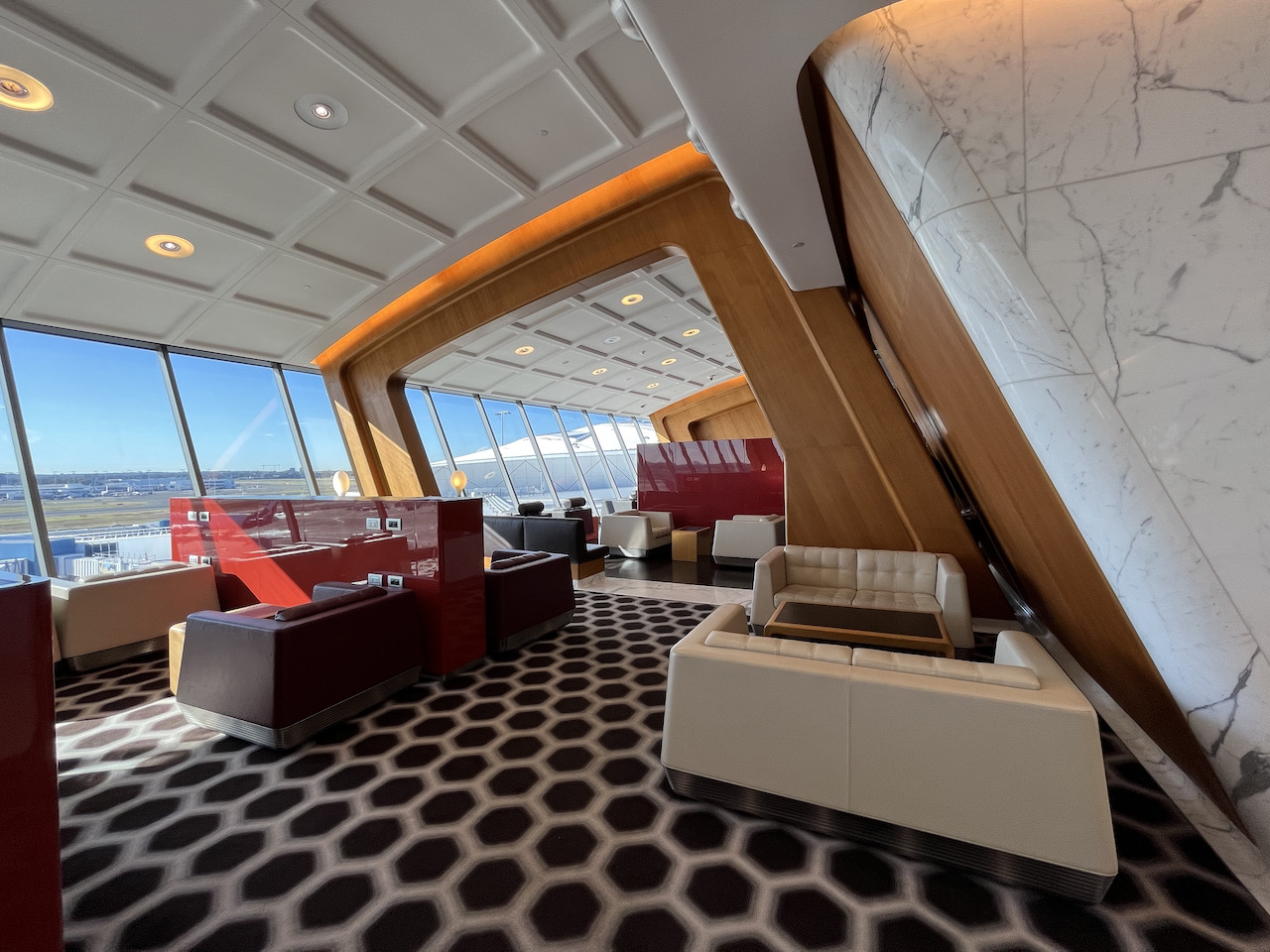 Review Qantas First Class Lounge Sydney
