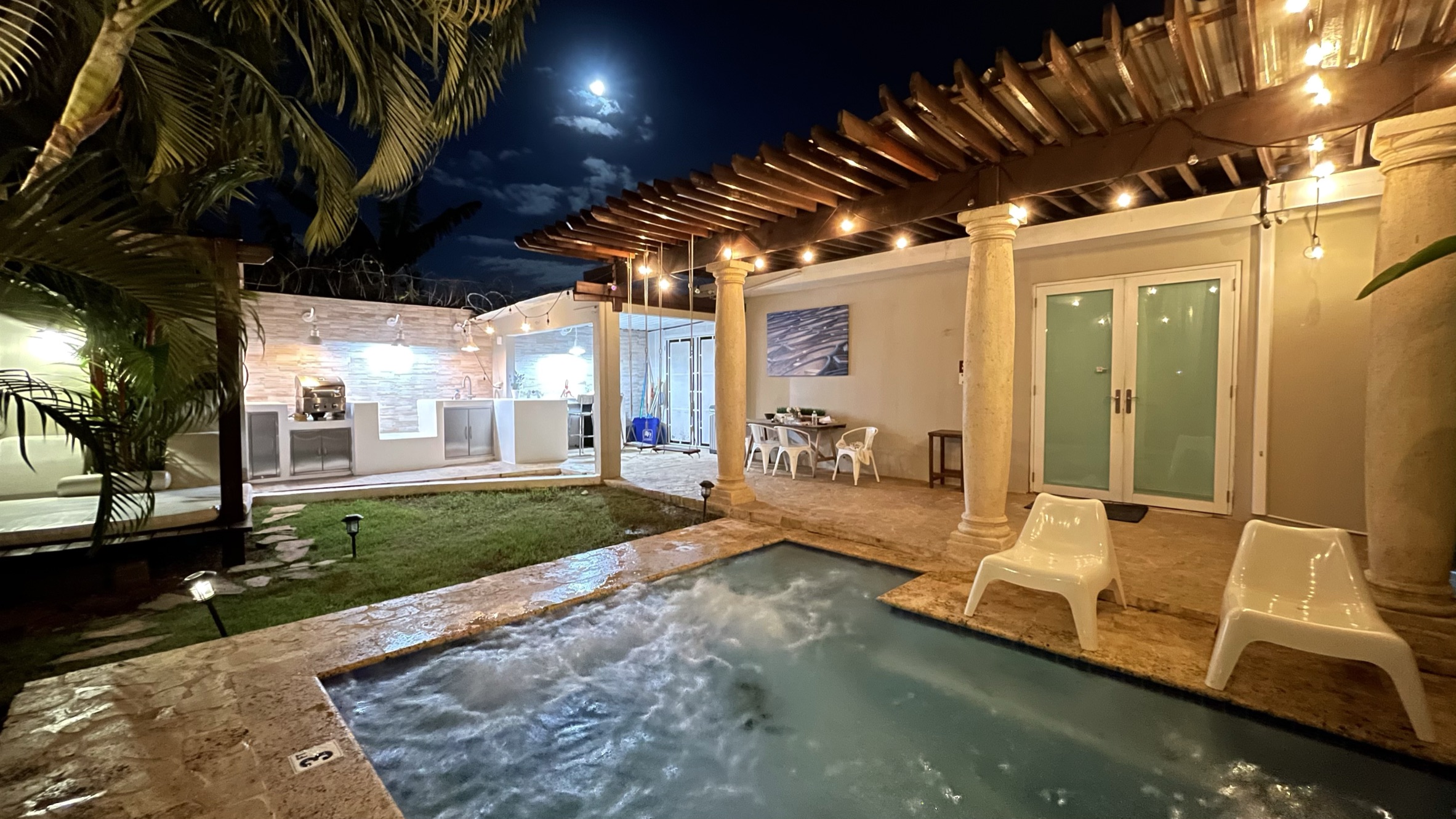 Ponce House Rentals for Group Vacation, Apartment with All Amenities