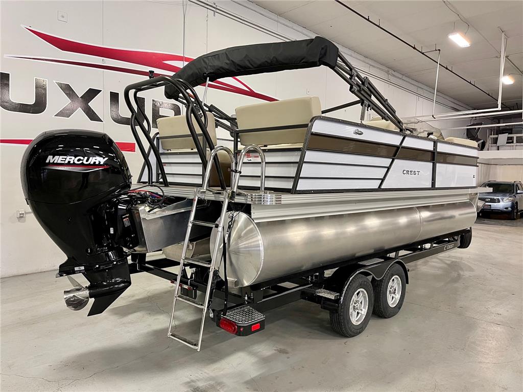 2021 Crest Pontoons Classic DLX 2200 SLRC ONLY 399 Month OAC! For Sale