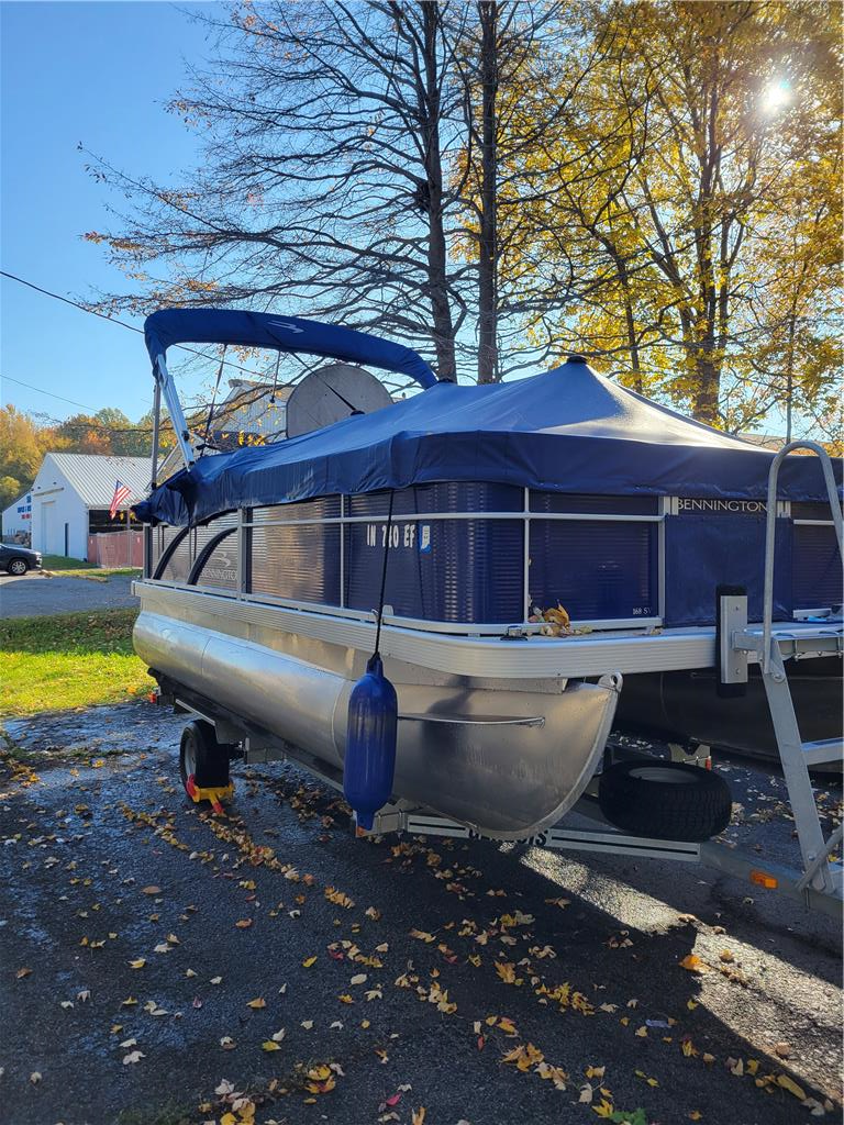 BENNINGTON 2020 SV 168 PONTOON 30 HORSE MERC For Sale in Michigan city IN
