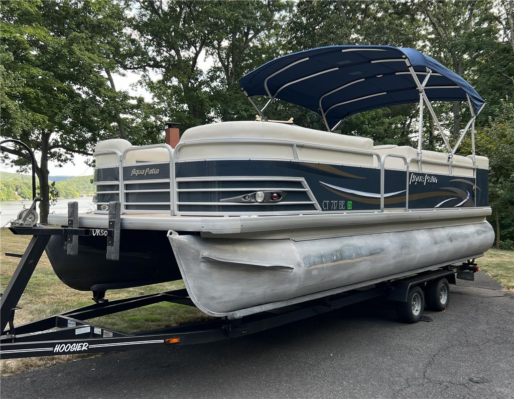 2010 Godfrey Aqua Patio Series 220 BC3 For Sale in Newtown CT