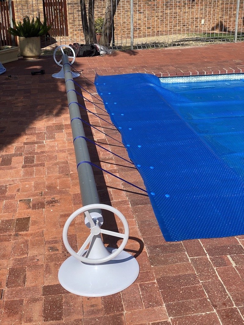 500 Micron Floating Bubble Wrap Pool Cover Install With Roller » Swimming Pool Covers Cape Town