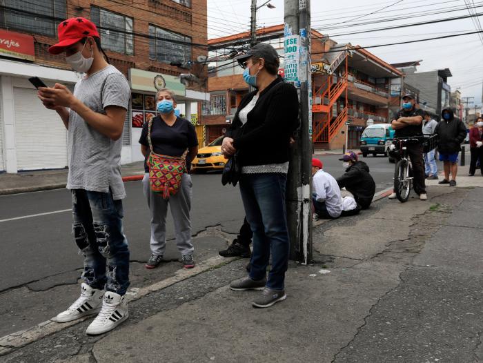 La autoridades administrativas y de policía en bogotá presentaron los nuevos dispositivos de seguridad que se han implementado en la localidad de usaquén para combatir la delincuencia. El Gobierno Nacional Expidio Nuevas Medidas Por Tercera Ola De Covid Economia Portafolio