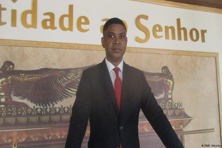 Pastor angolano é o novo líder da Igreja Universal em Angola Portal