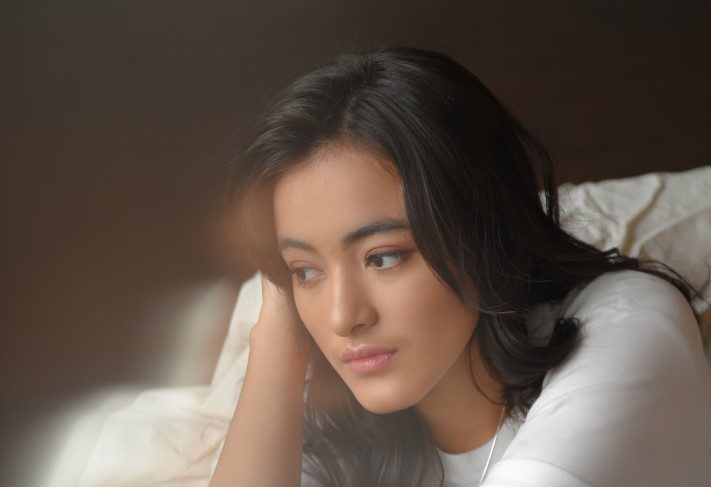 Mawar de Jongh Bawakan Lagu Pasto “Tanya Hati” - PORTONEWS