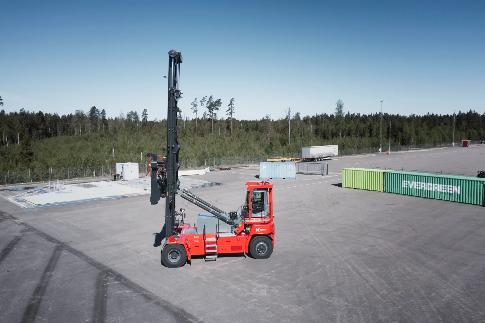 Kalmar launches new electric empty container handler