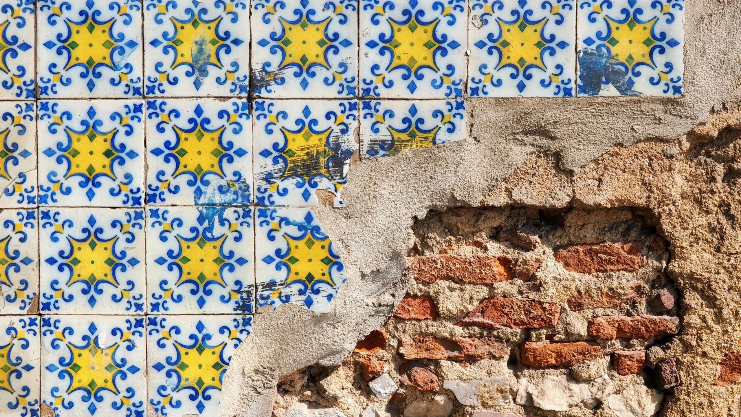 Portugal, The Country of Azulejo Tiles