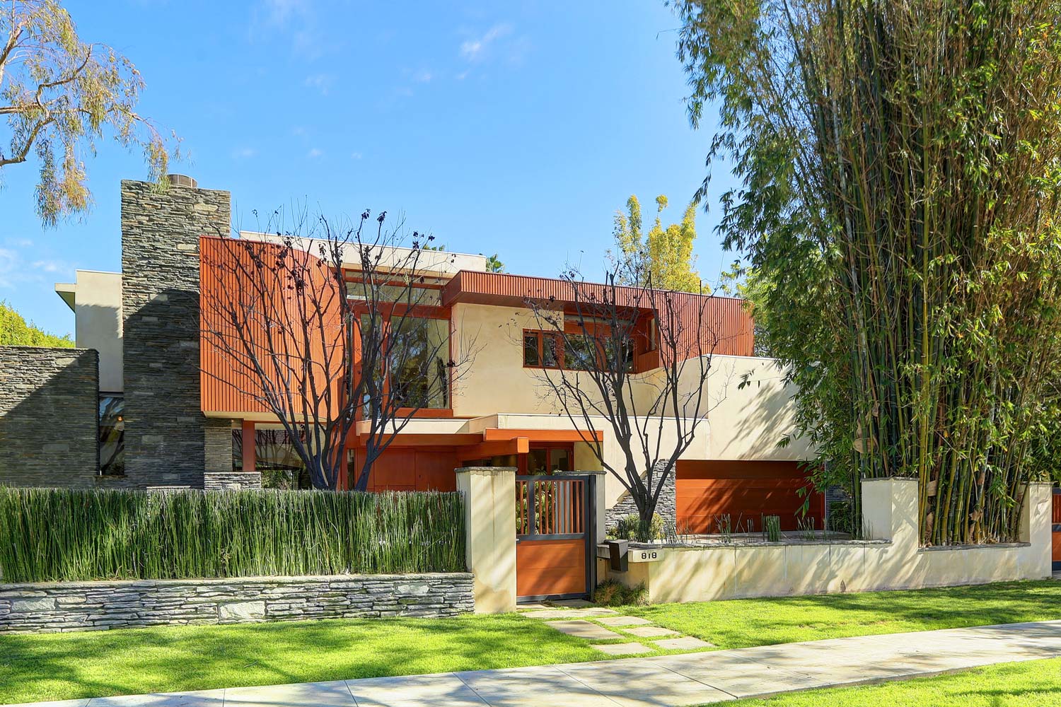 818 North Roxbury Drive, Beverly Hills