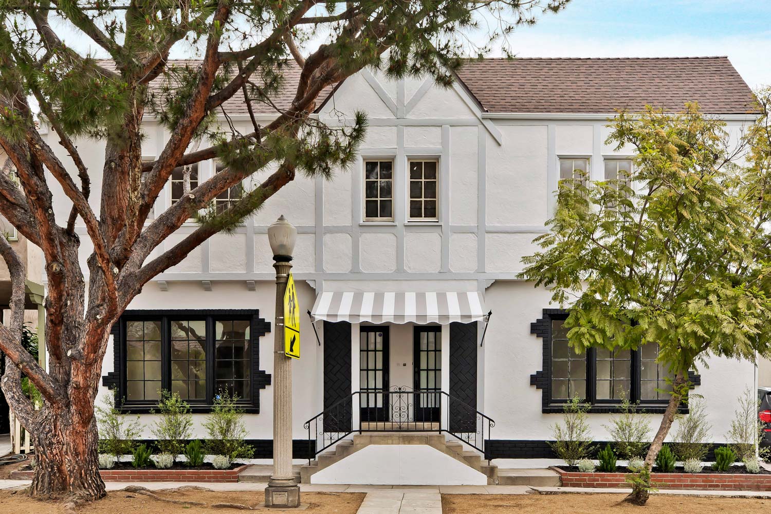 Alexandria Jack 500 North Bronson Avenue, Los Angeles COMPASS