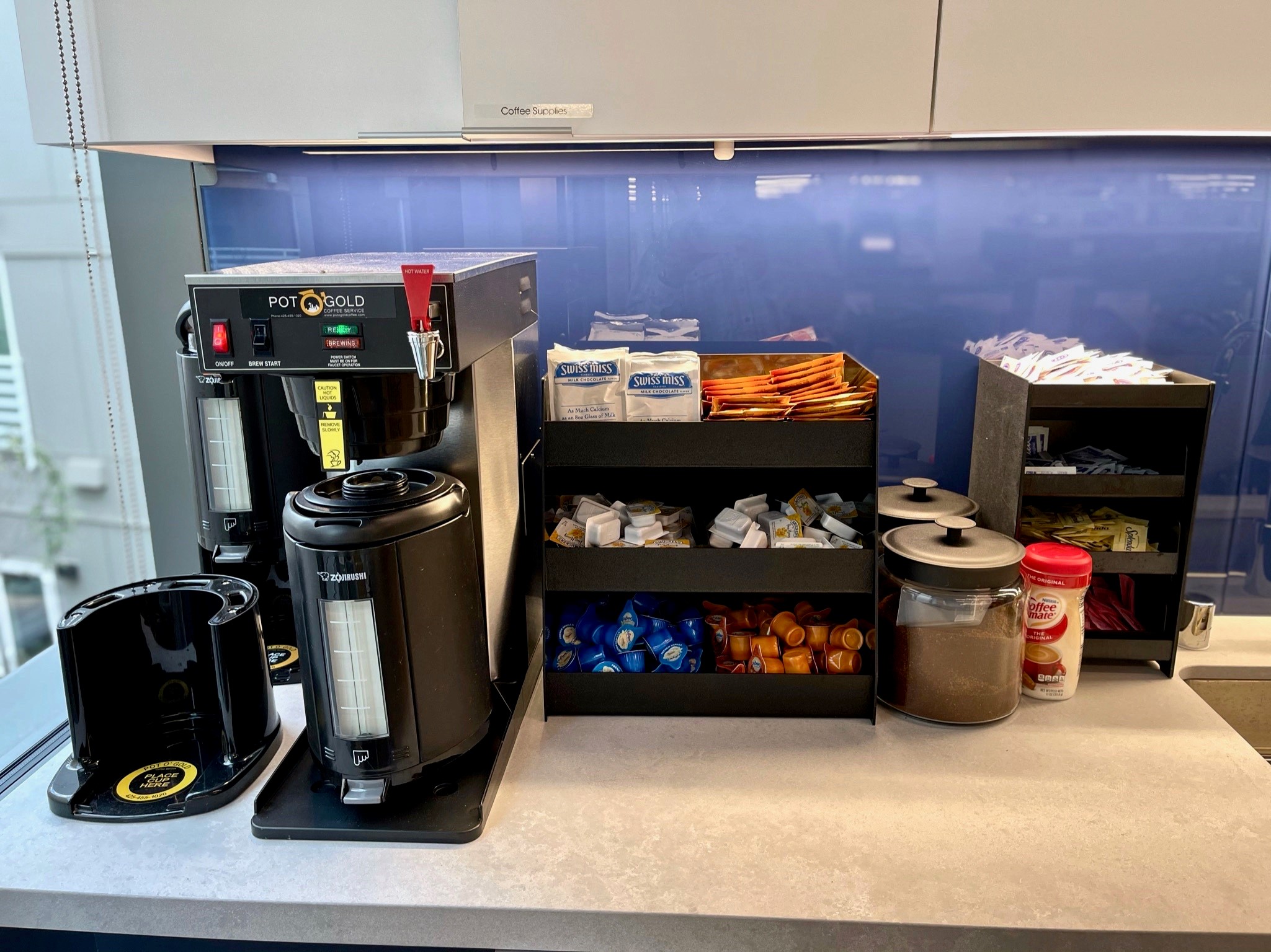 Media Pot O' Gold Coffee Service