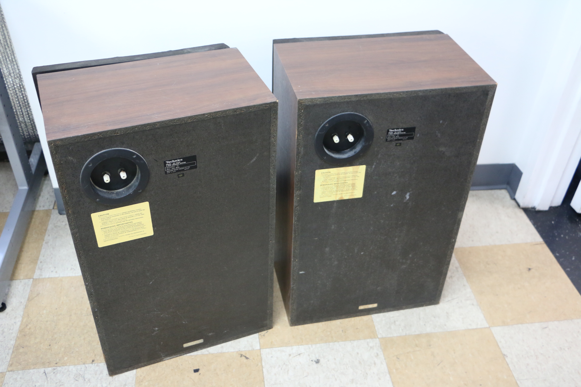 Pair of VINTAGE Technics SBG400 4 Way 200W Floor Standing Speakers