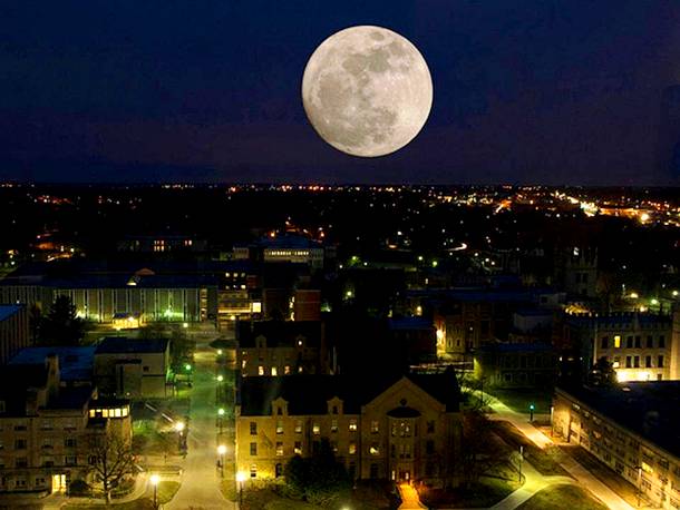 15 Stunning Images Of A Supermoon Taken In Different Locations