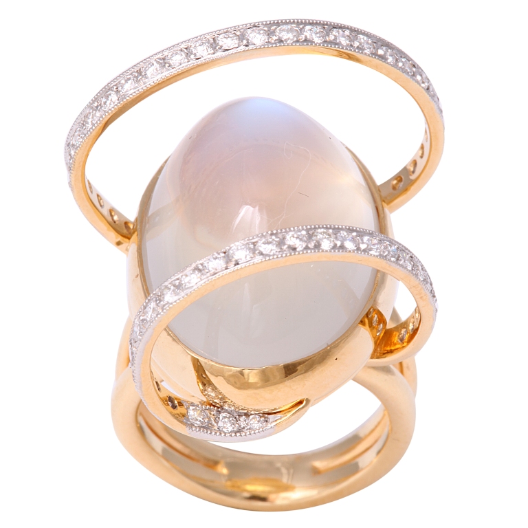 Moonstone Jewelry Offers You Fashionable Look & Healing properties
