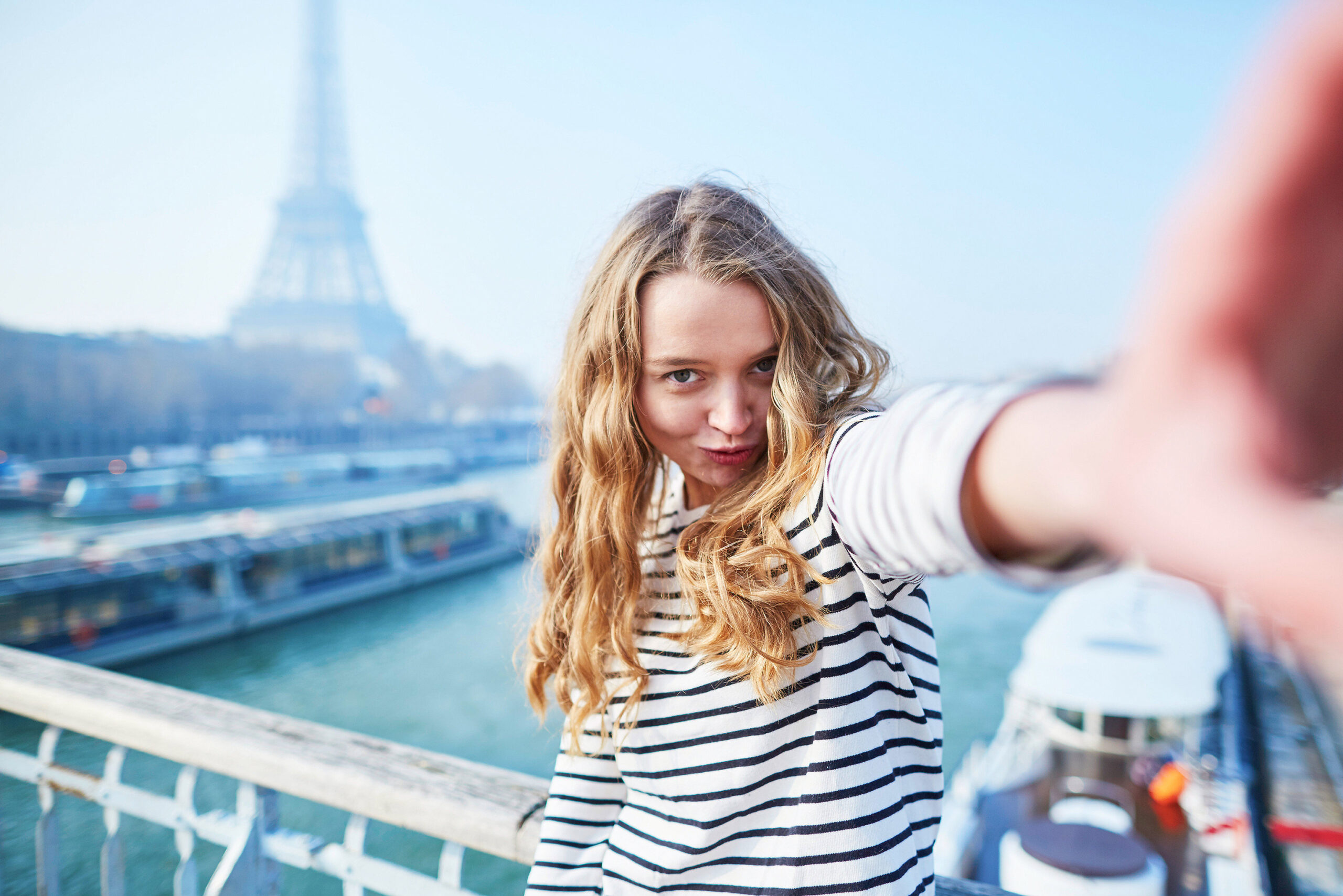 Taking Perfect Selfies: 10 Expert Selfie Tips To Look Good