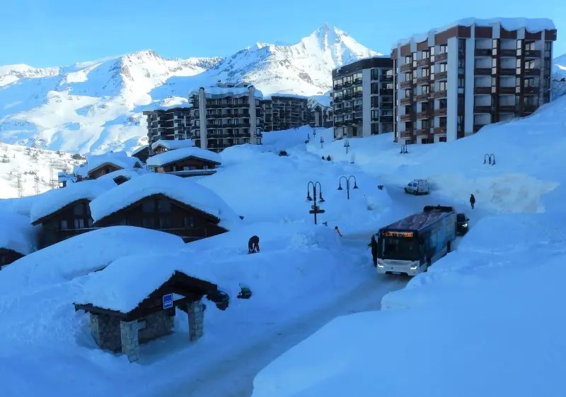 Travel to Tignes Tignes Airport Transfers, Car Rental, Train & Bus