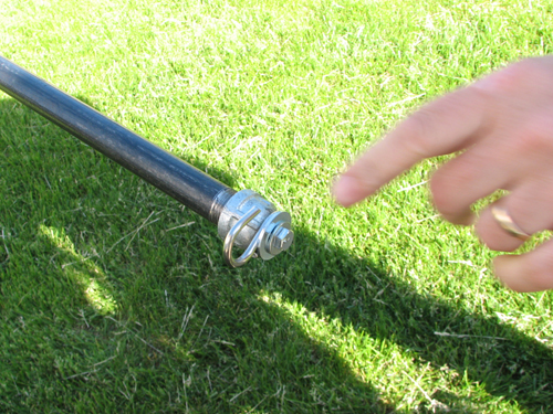 Homemade bird feeding pole “system” » Powered by Birds
