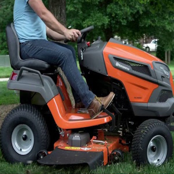 Best Garden Tractors Review [2023] For Pulling/Tilling (Gas Electric