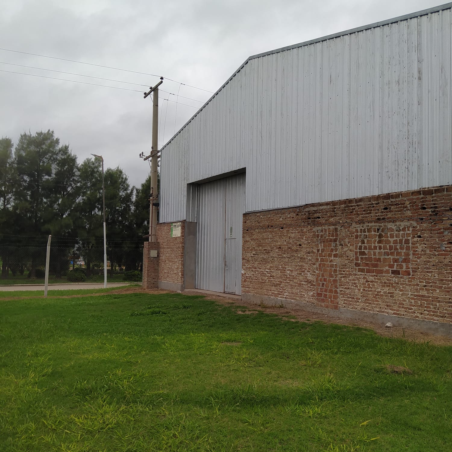 Alquiler comercial Parque Industrial Roldan Pozzobon Inmobiliaria
