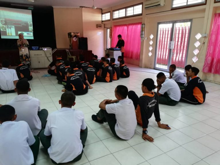 Program KOTAK (Kesihatan Oral Tanpa Asap Rokok) Pejabat Pendidikan