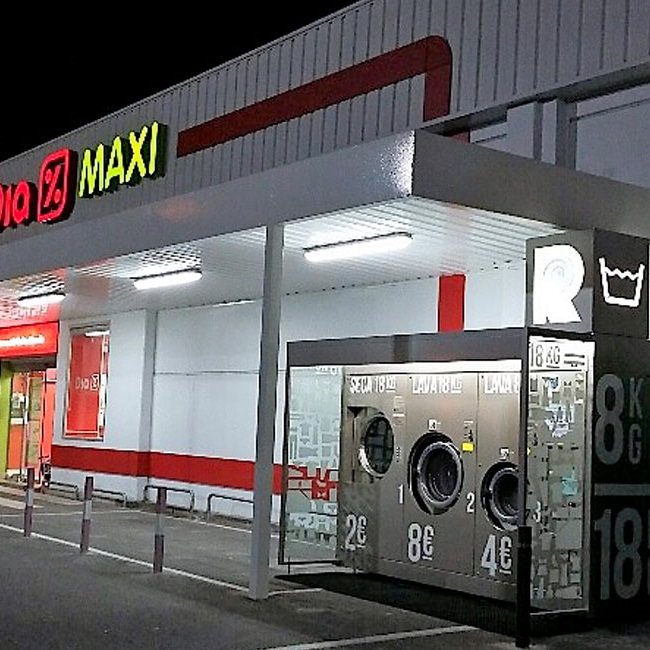 Self Service Laundromat Vending Machines for Sale PPE Vending Machine