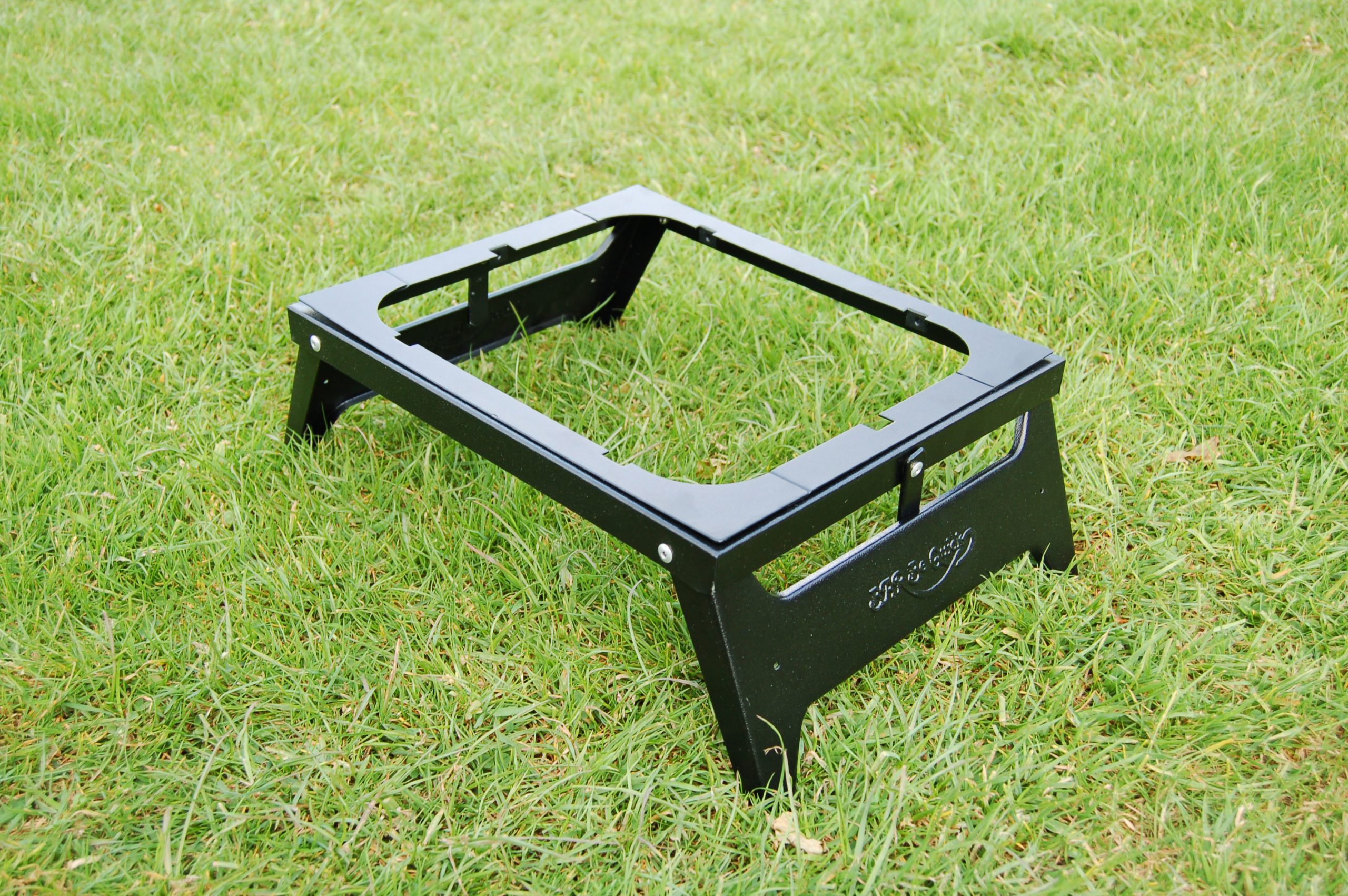 BarBeQuick reusable instant BBQ stand Practical Caravan