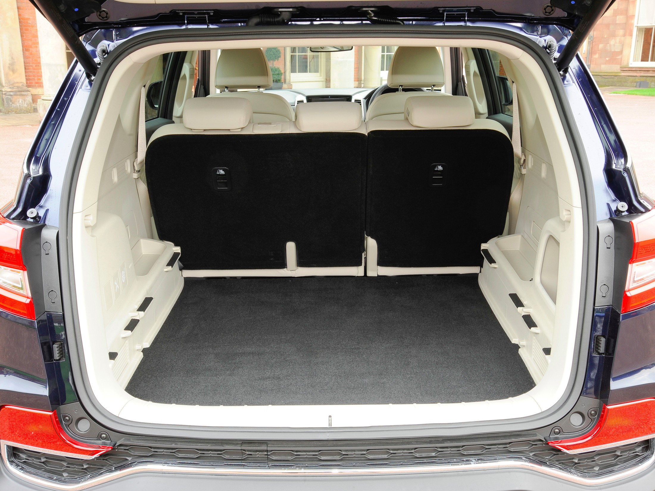 Ssangyong Rexton Review Boot Space at James Vu blog