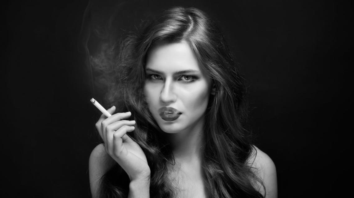 How does smoking affect your skin?