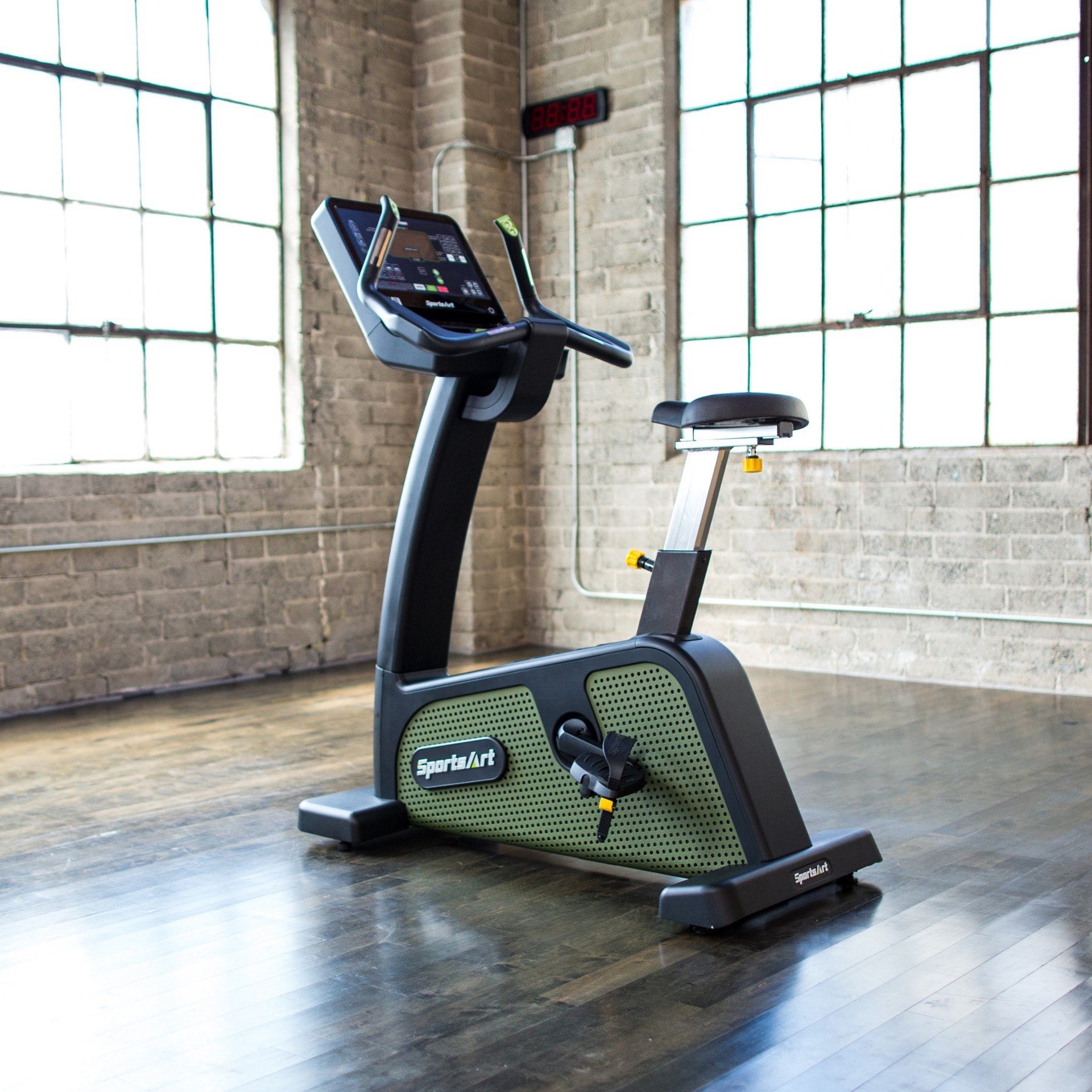 SportsArt G576U Upright Cycle Precision Fitness Equipment