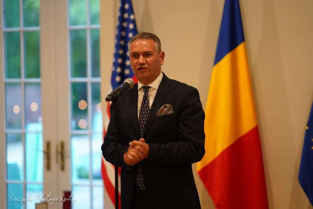 VIDEO Ben Oni Ardelean lea spus americanilor bancuri cu Lenin, la 25 de ani de parteneriat