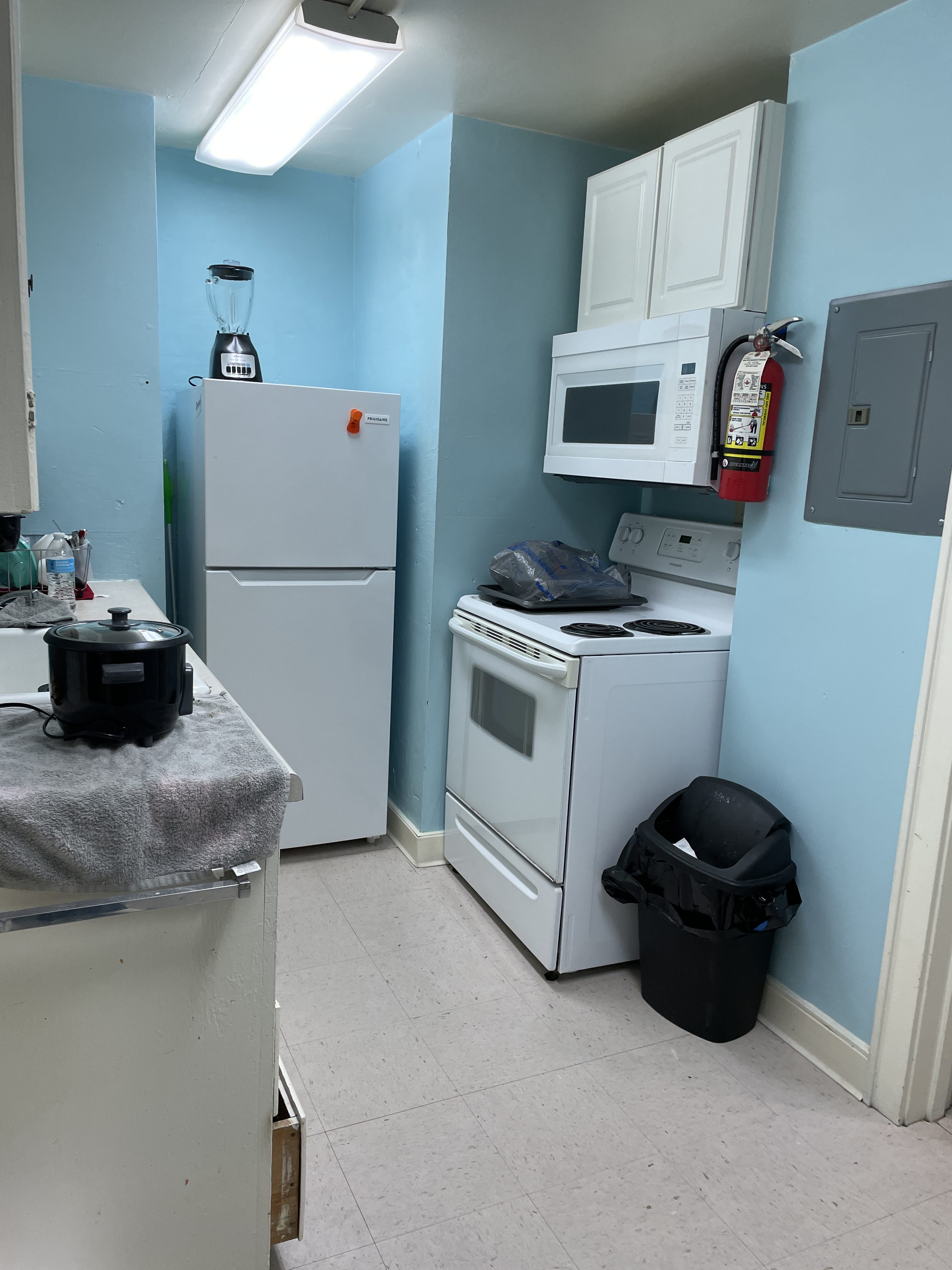 Prestige Properties, LLC 715 Iowa Ave Apt 7 (Studio)