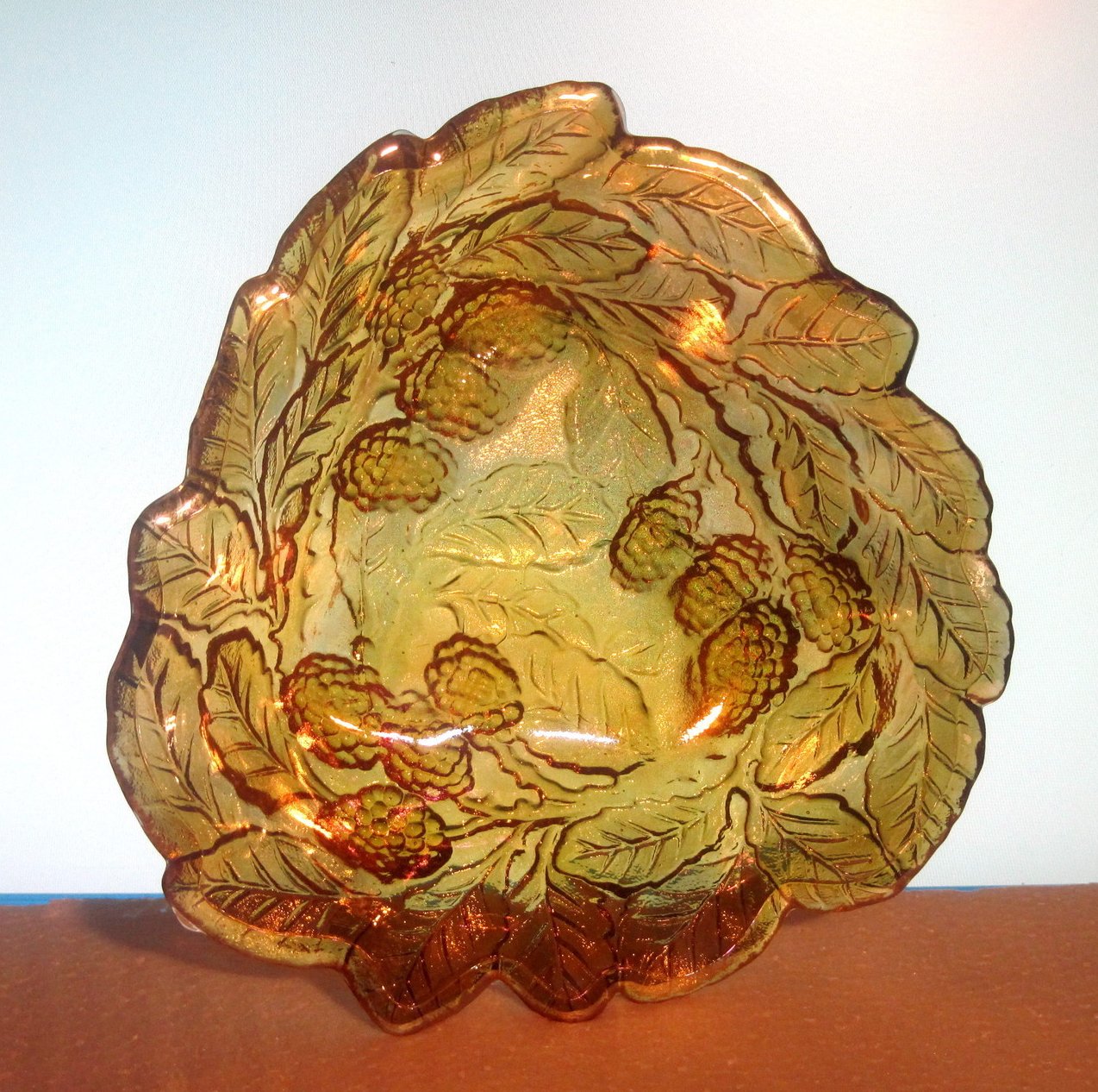 Carnival Glass Serving Bowl Loganberry Marigold
