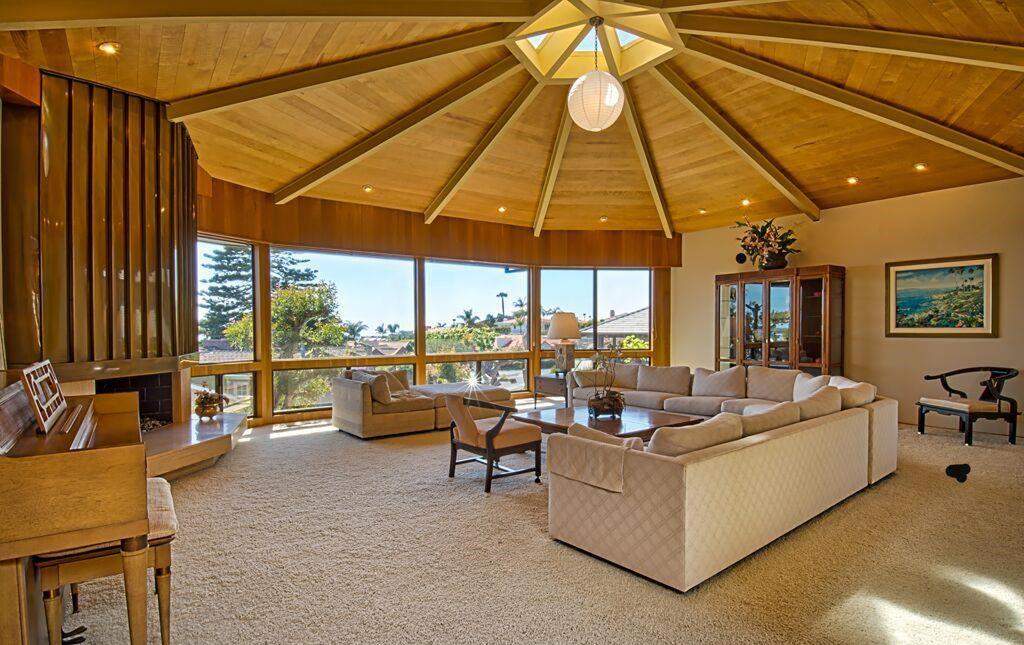 Stunning Corner Lot Property in Emerald Bay Opened Escrow