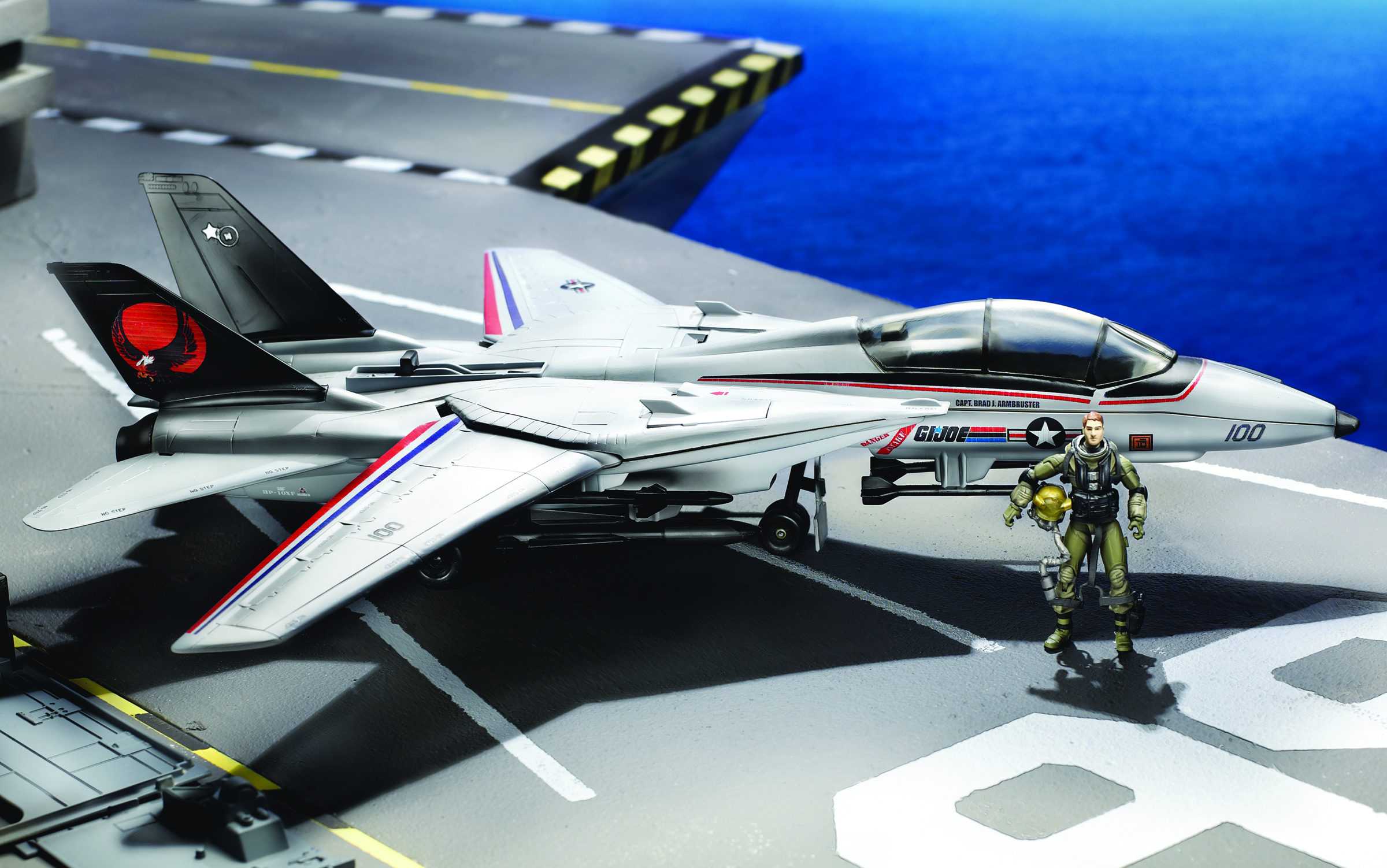 JUN111799 GI JOE SKY STRIKER JET W/FIGURE Previews World