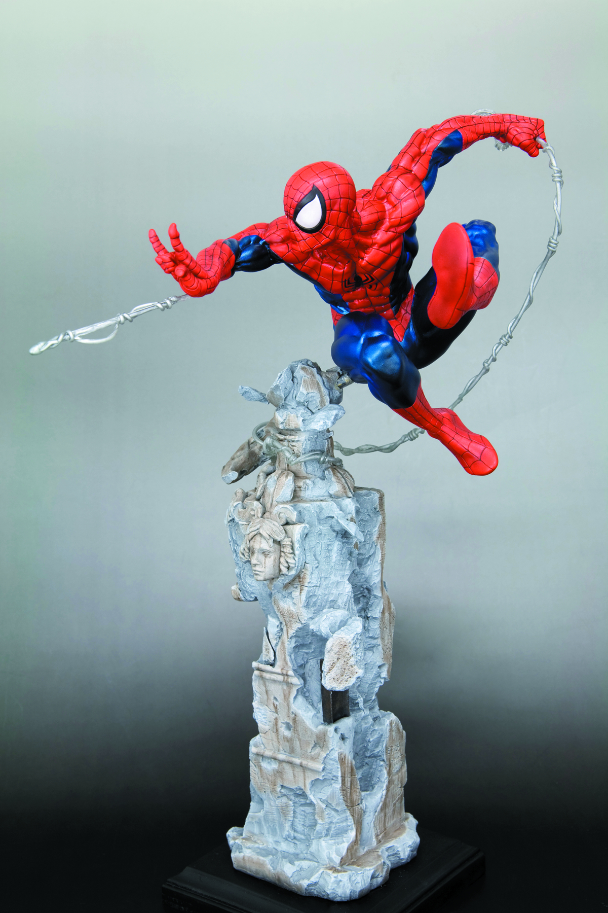 APR121800 AMAZING SPIDERMAN SM UNLEASHED FINE ART STATUE Previews World