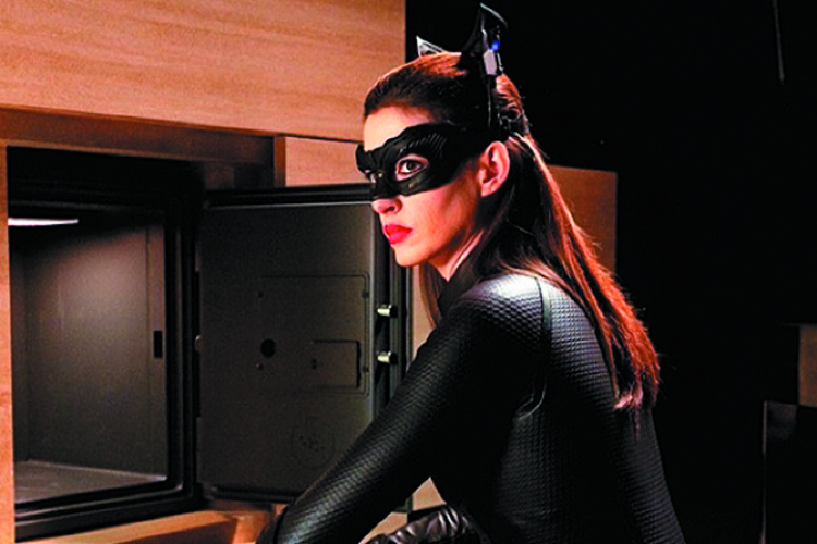 JUL121683 DARK KNIGHT RISES DELUXE CATWOMAN MASK Previews World