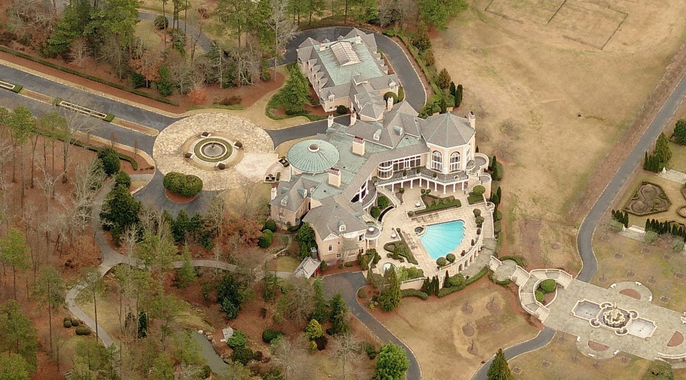 Tyler Perry Buys Dean Gardens! Pricey Pads