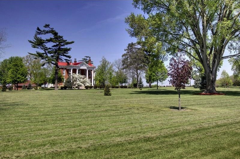 The Stark Mansion Off The Market Pricey Pads