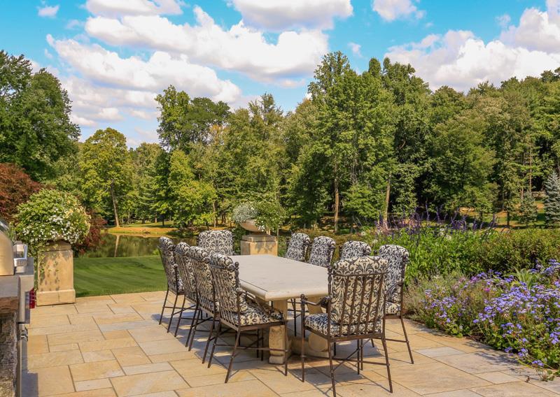 Holly Branch Manor 19,900,000 Pricey Pads