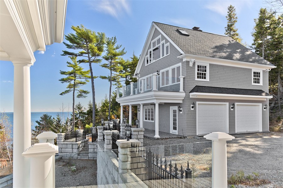 'Bella Vista', Frenchman Bay Beach House With AweInspiring Views For