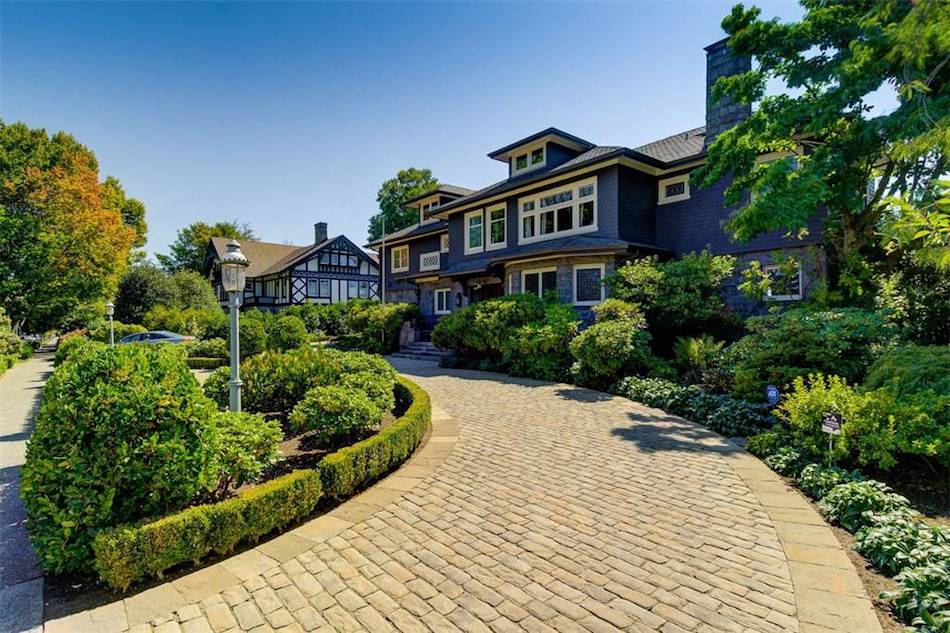 c.1905 Kerry House in Seattle's Historic Queen Anne Neighbourhood Lists for 8.34M (PHOTOS