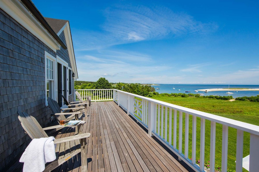 19.5M Martha’s Vineyard Coastal Retreat Overlooking Eel