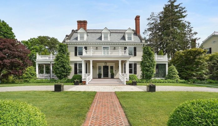 Renovated 1901 Colonial Revival For Sale in Morristown, New Jersey