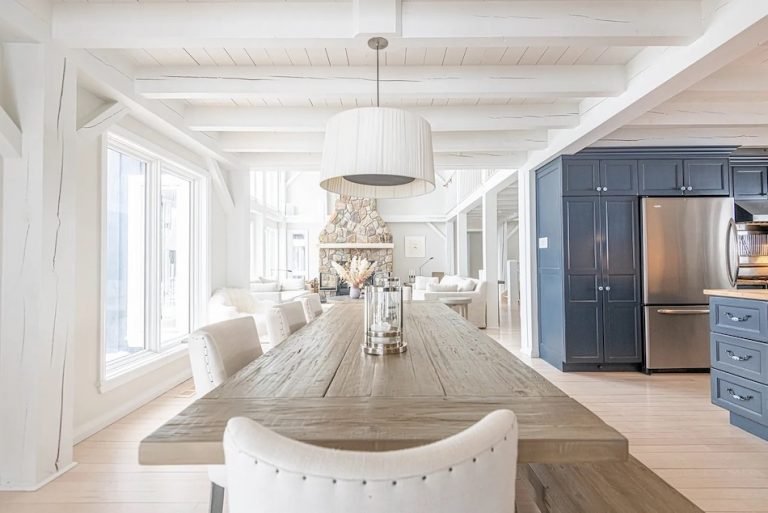 5.99M Lac Manitou Retreat For Sale in IvrysurleLac, Québec Pricey