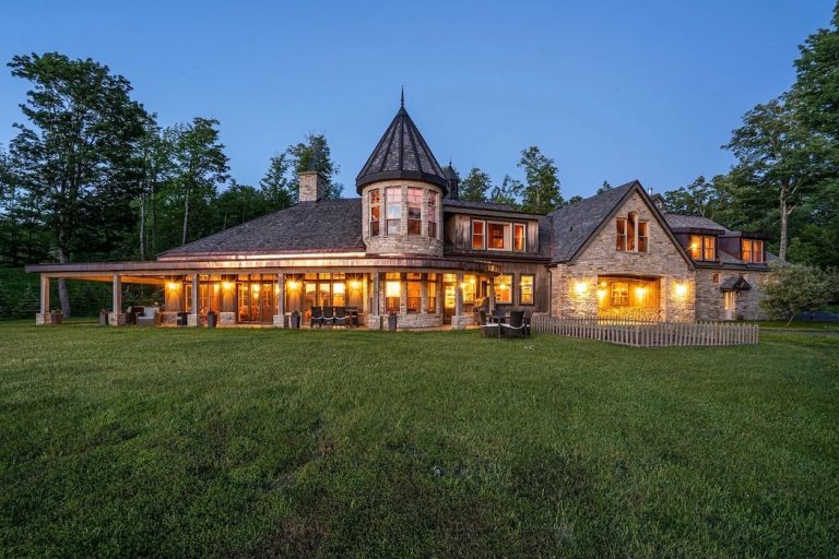7.95M Lac Memphremagog Retreat For Sale in Québec, Canada Pricey Pads