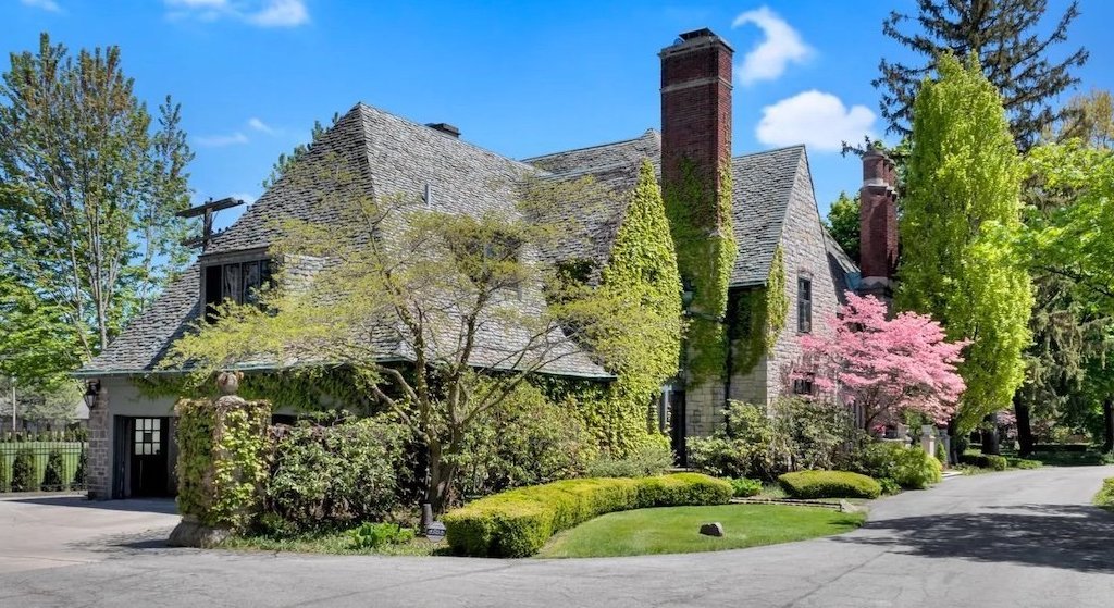 1926 Architect Wallace FrostDesigned 'Bowen Manor' in Grosse Pointe