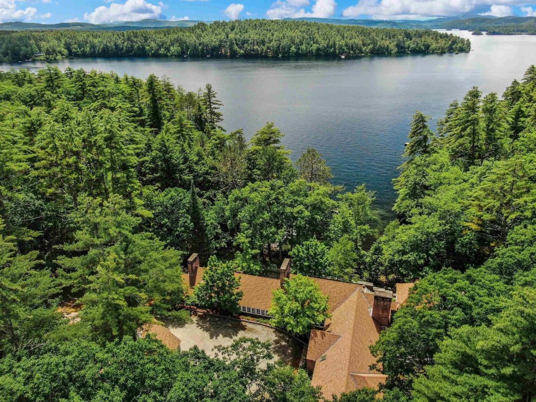 Architect Robert Waterfront Retreat on Squam Lake Pricey Pads